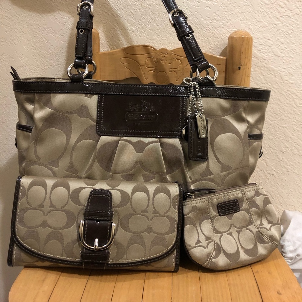Coach Purse, wallet and coin slip with dust bag